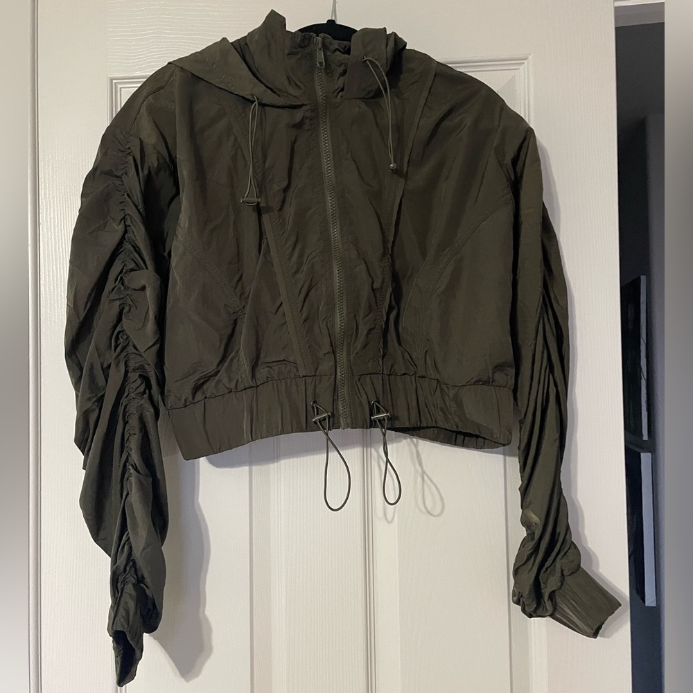 Popflex Active Whimsical breeze cropped windbreaker in olive